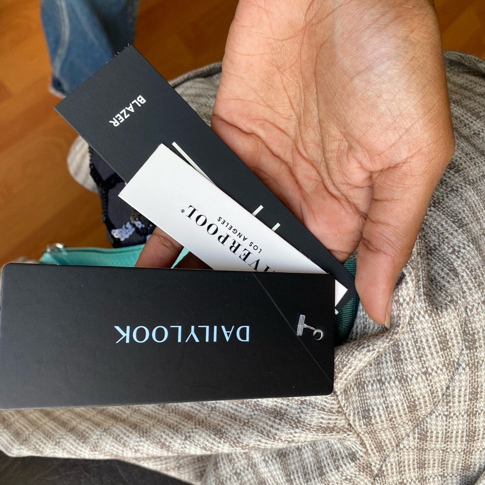 Liverpool Gray Accessories Sleek Modern Design